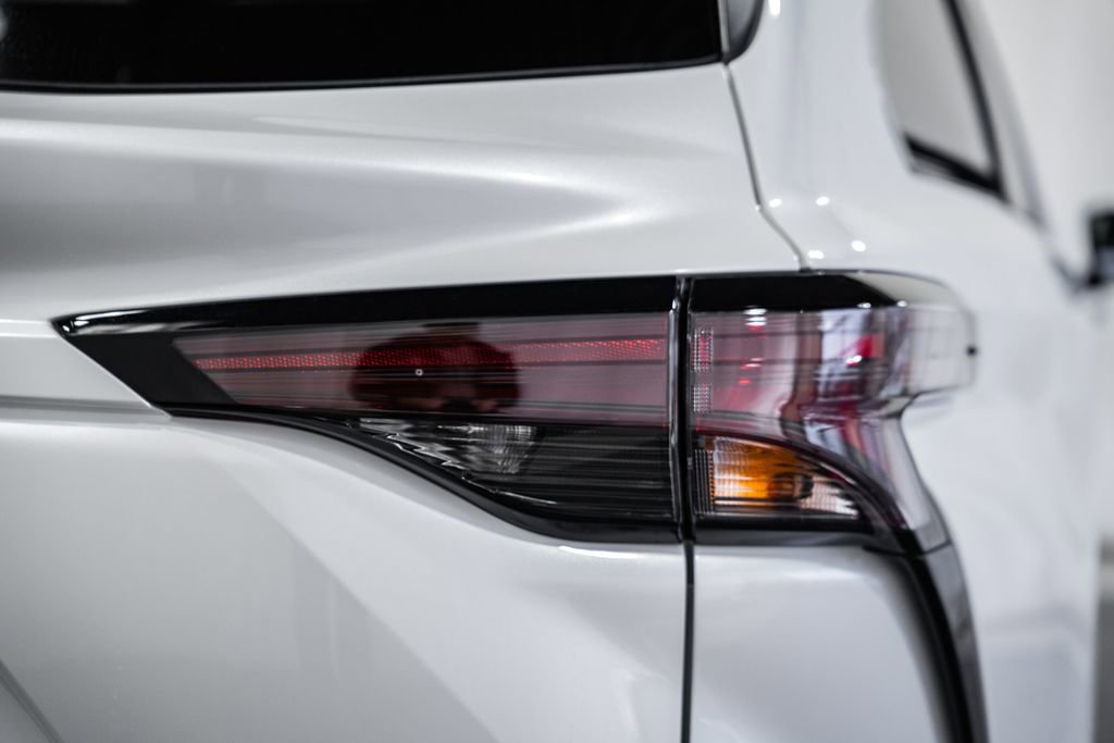 New 2026 Toyota Sienna XLE image 6