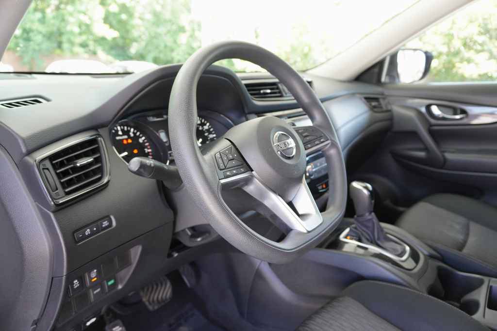 Used 2017 Nissan Rogue S FWD image 14