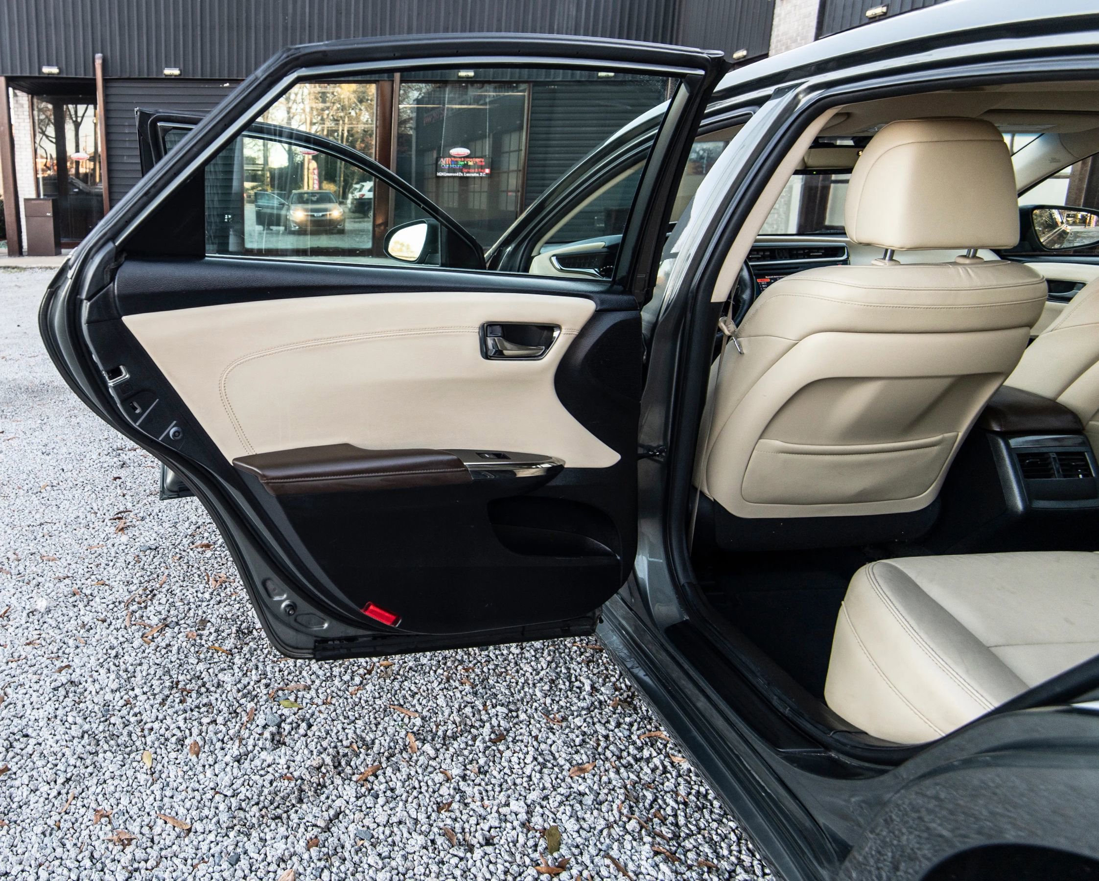 Used 2013 Toyota Avalon XLE Premium image 34