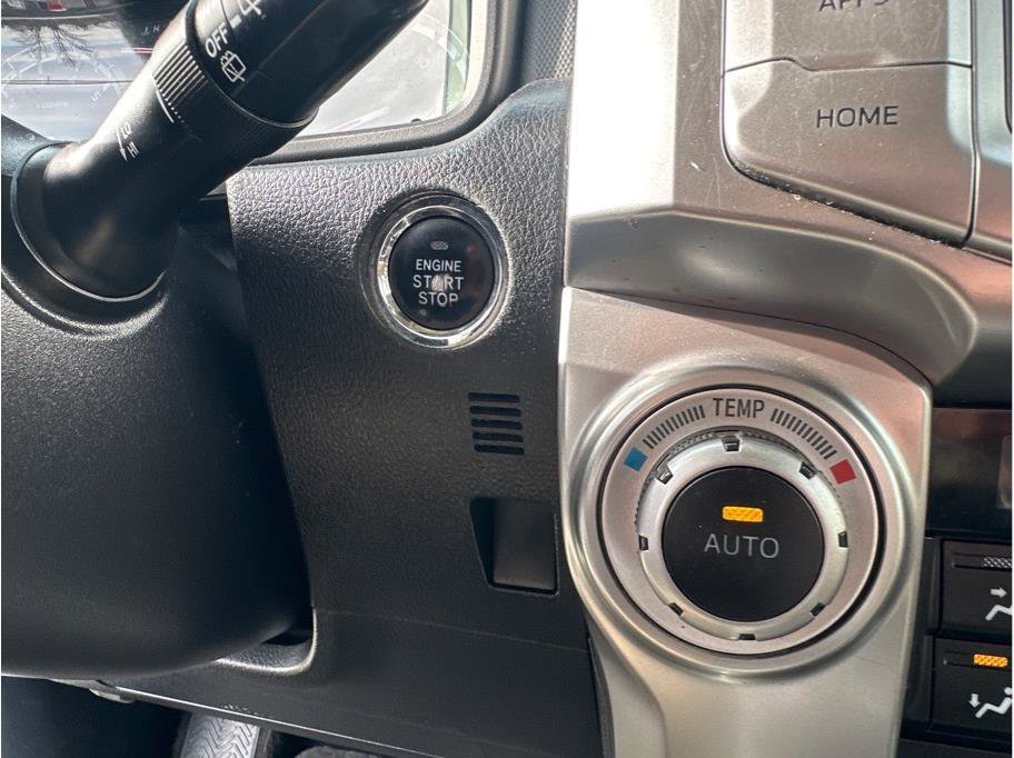 Used 2015 Toyota 4Runner Limited image 23