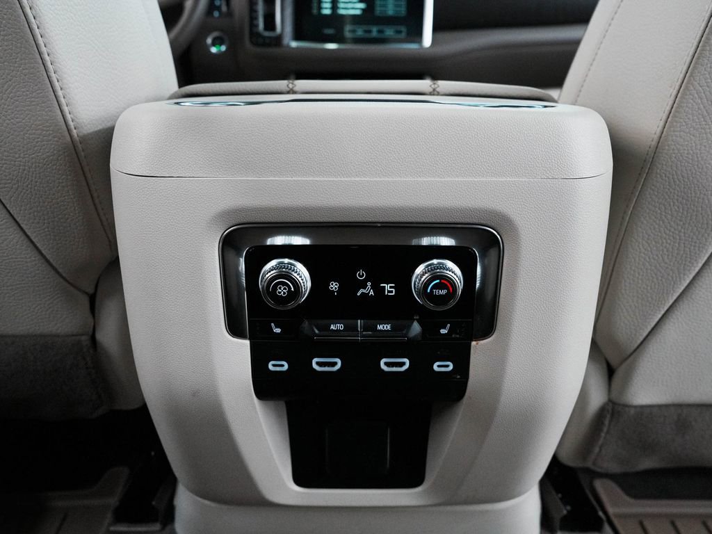 Used 2024 GMC Yukon XL Denali w/ Advanced Technology Package image 34