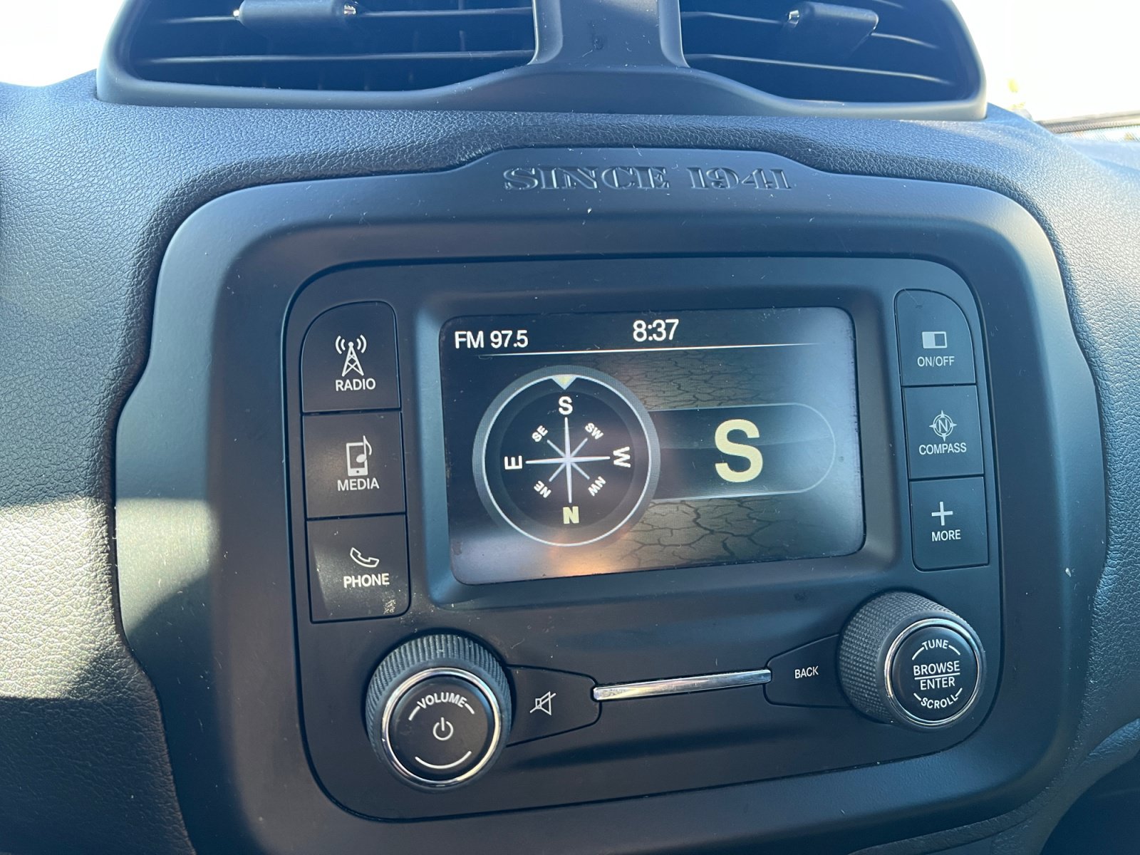 Used 2016 Jeep Renegade Latitude w/ Safety & Security Group FWD image 23