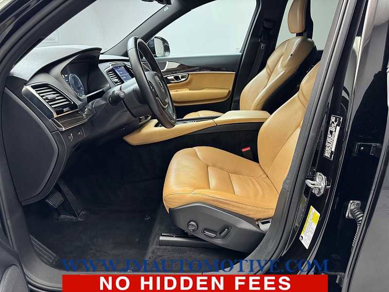 Used 2017 Volvo XC90 T6 Momentum w/ Vision Package image 12