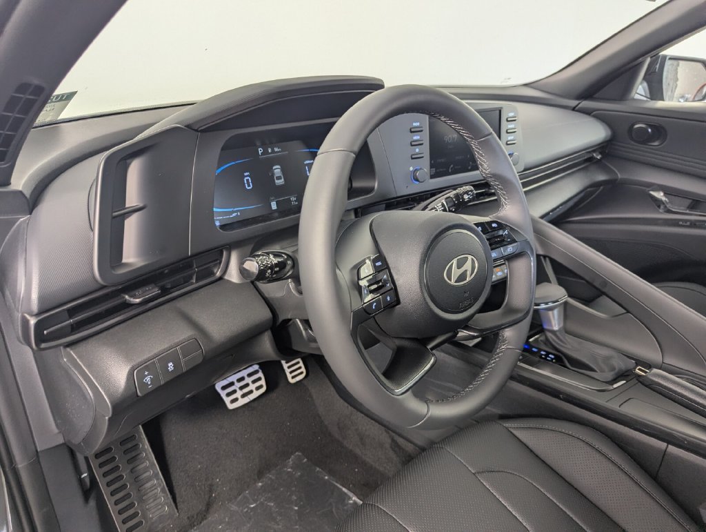 New 2026 Hyundai Elantra SEL Sport FWD image 10