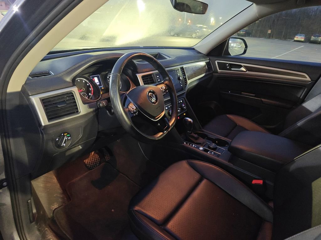 Used 2019 Volkswagen Atlas SE w/ Towing Package image 7