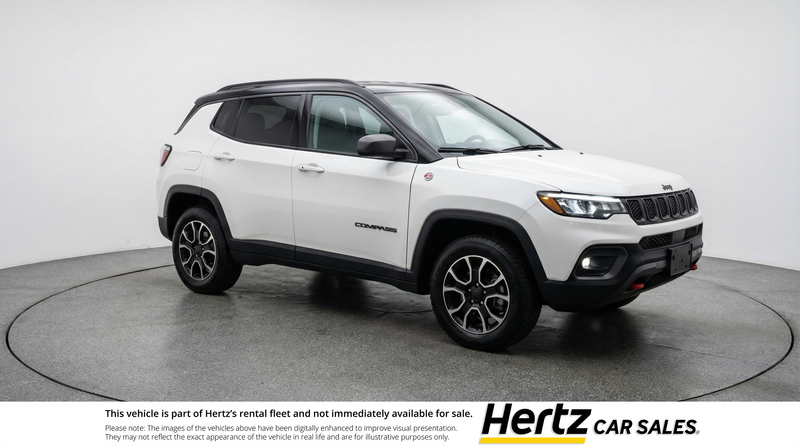 Used 2025 Jeep Compass Trailhawk image 1