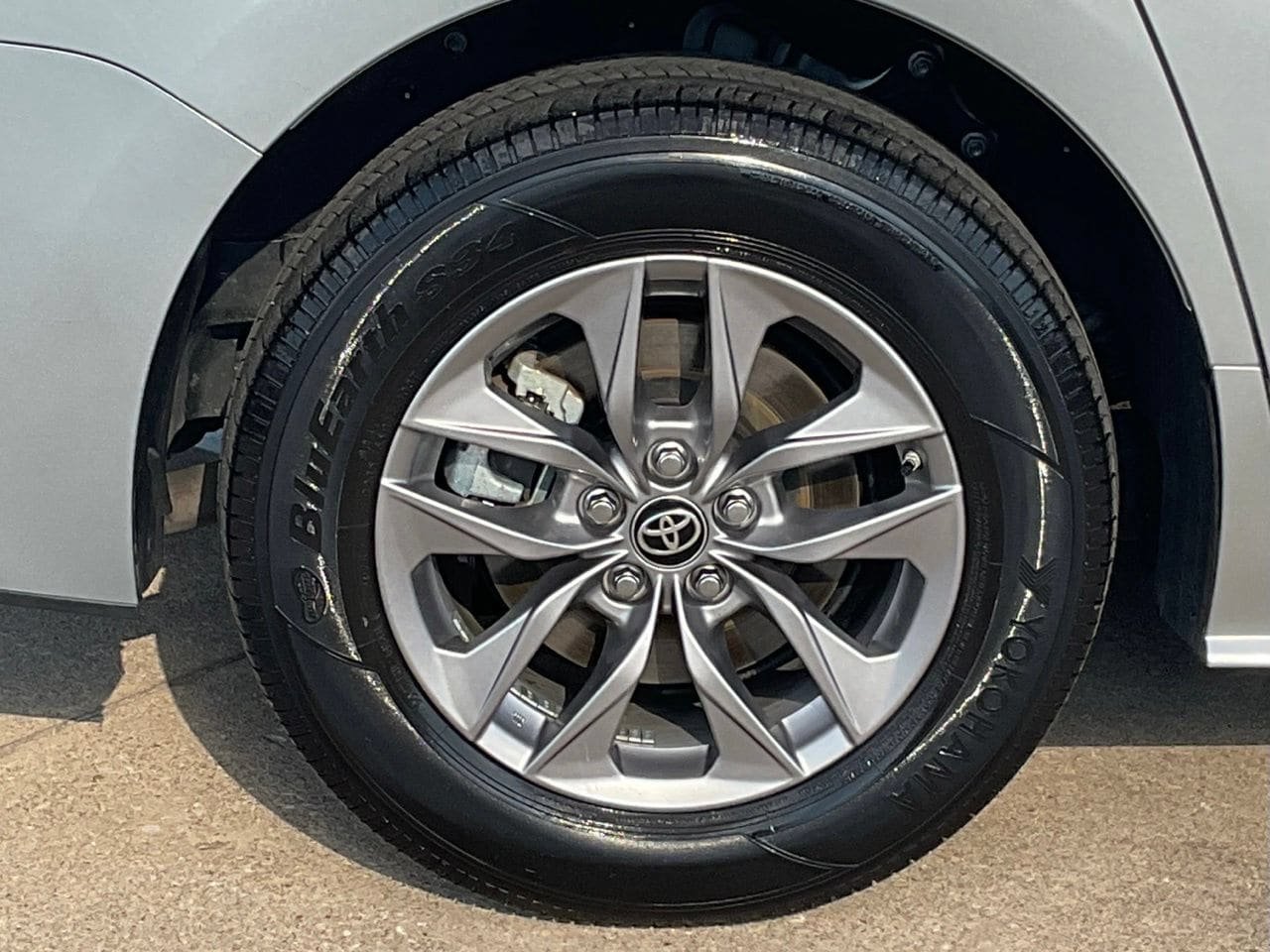 Used 2025 Toyota Sienna LE FWD image 7
