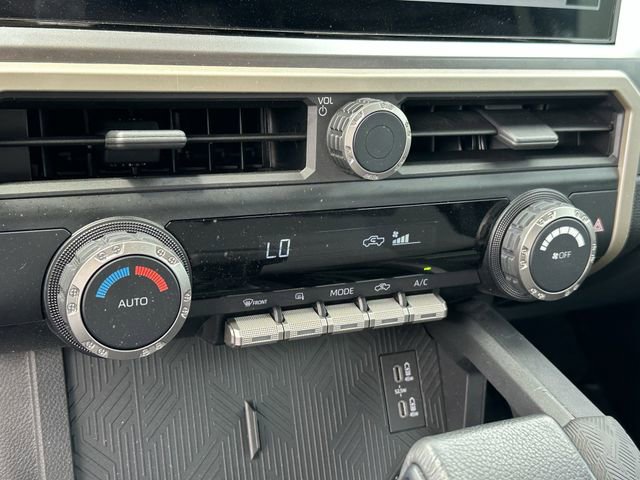 Used 2024 Toyota Tacoma TRD Off-Road AWD/4WD image 19