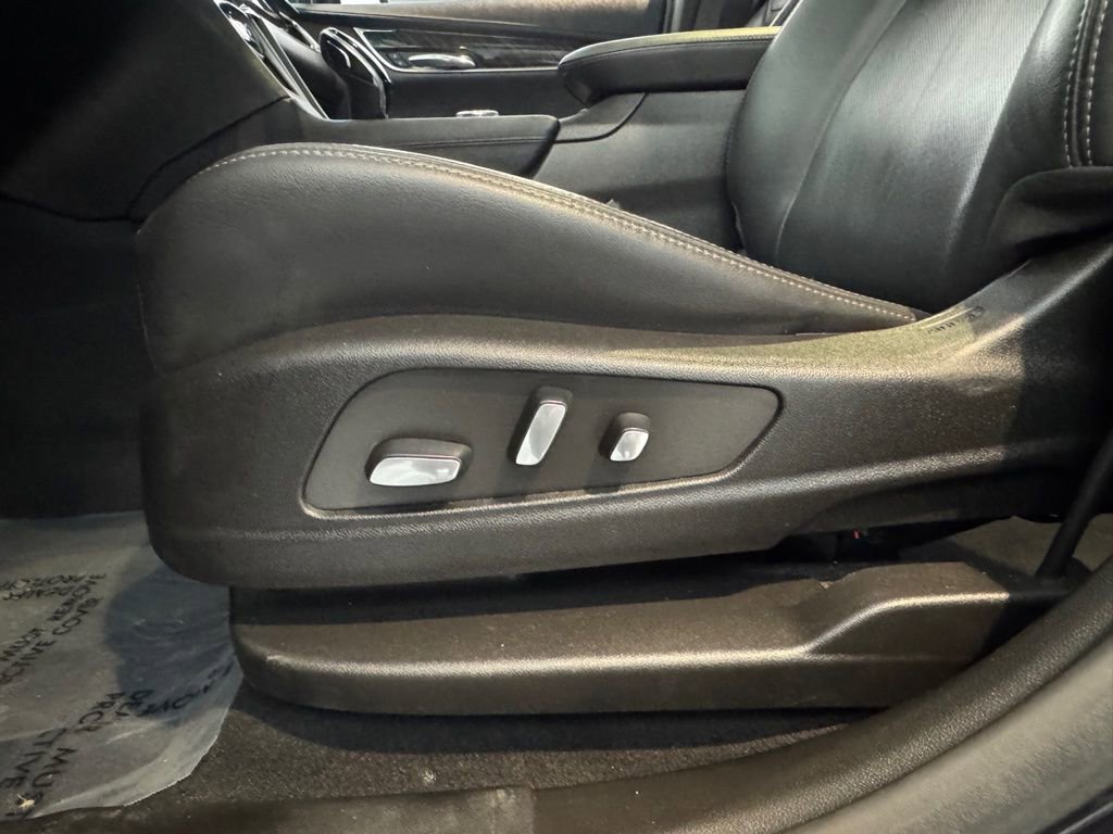 Used 2022 Cadillac XT6 Premium Luxury AWD/4WD image 39