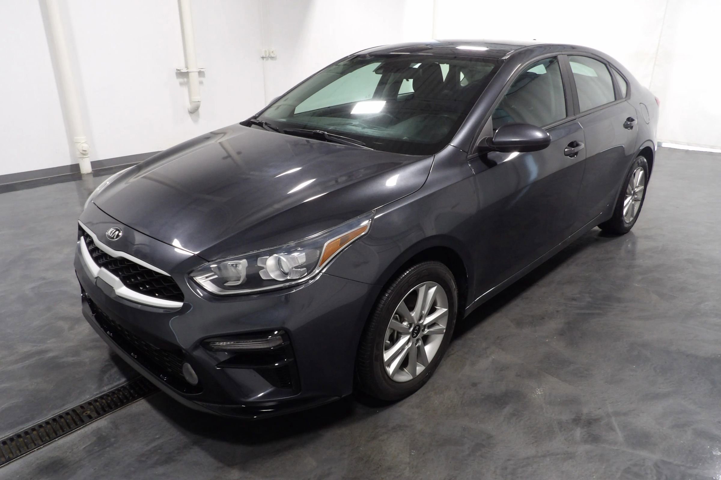 Used 2021 Kia Forte LXS image 3