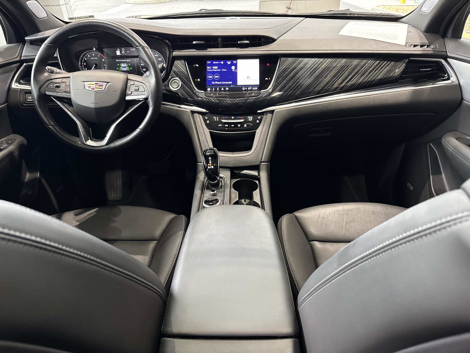 Used 2025 Cadillac XT6 Premium Luxury image 16