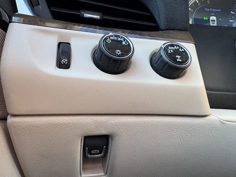 Used 2018 Cadillac Escalade Premium Luxury image 22