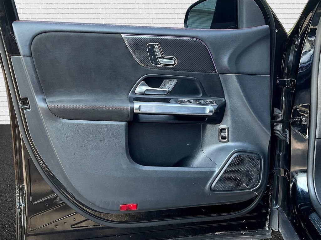 Used 2023 Mercedes-Benz GLB 250 image 16
