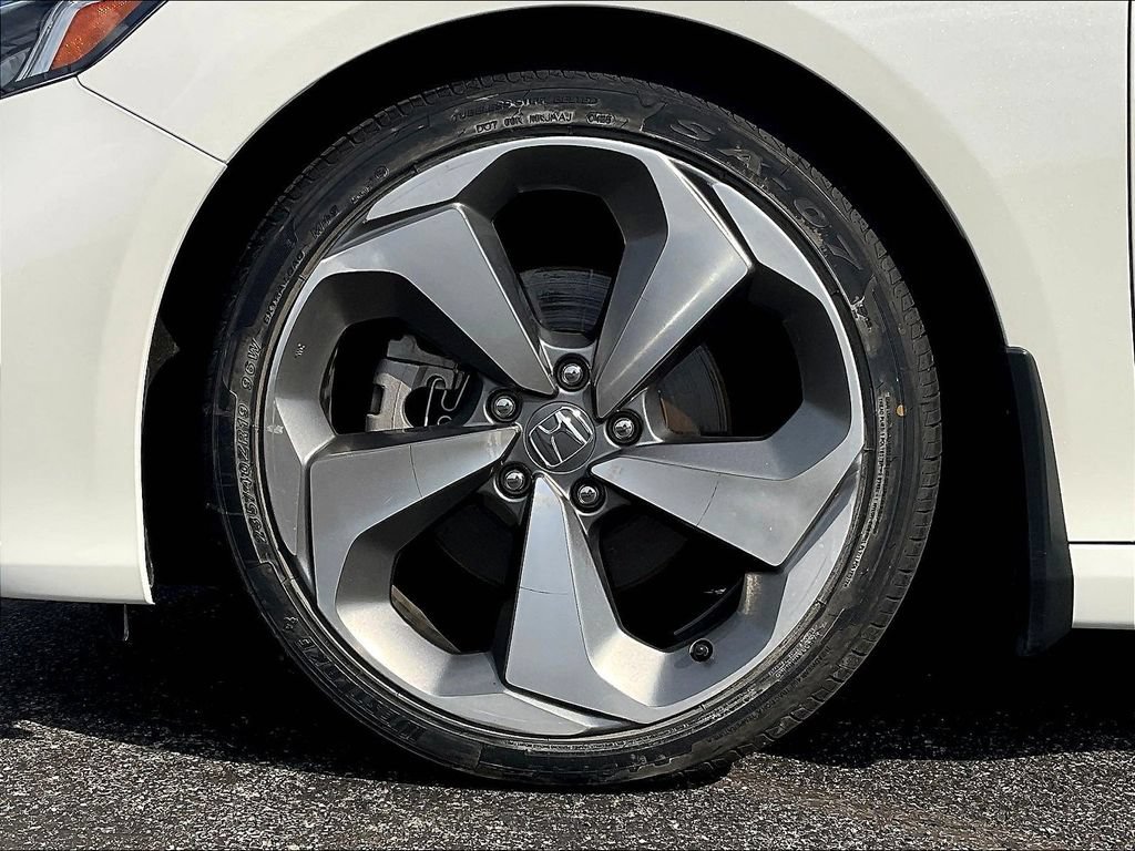 Certified 2018 Honda Accord Touring image 19