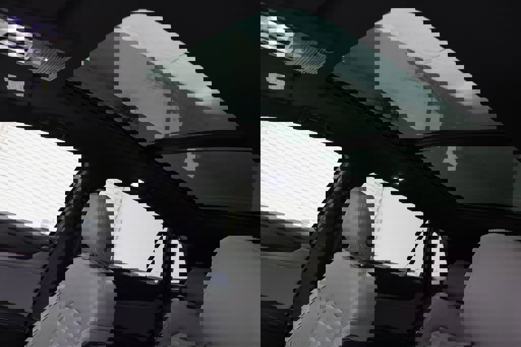 Used 2024 Volkswagen Atlas Cross Sport SEL R-Line image 18