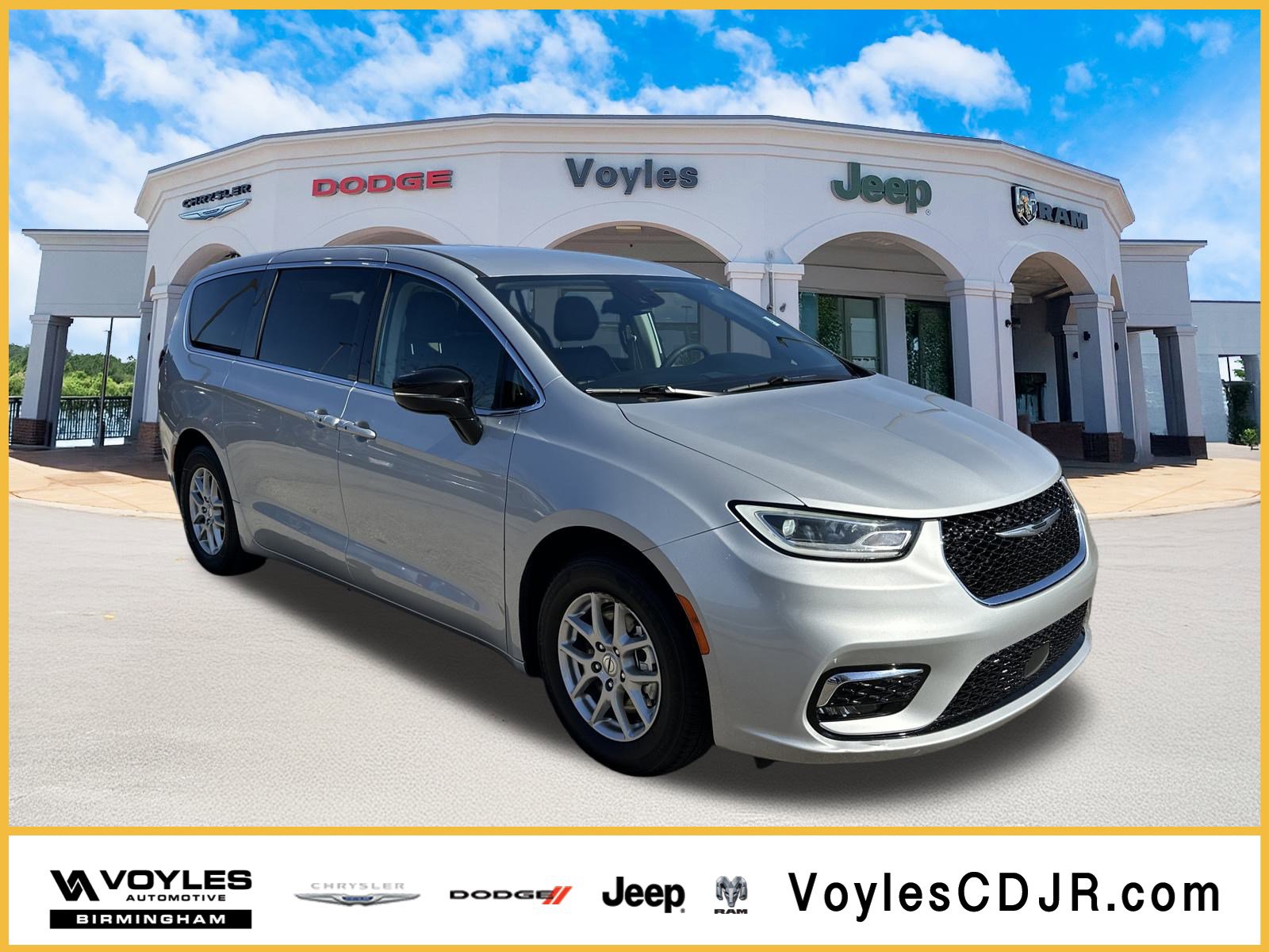 Used 2024 Chrysler Pacifica Touring-L