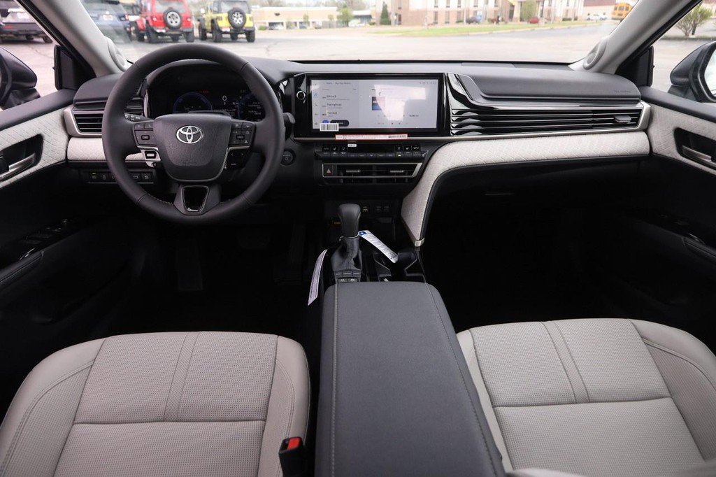 Used 2026 Toyota Camry XLE w/ Premium Plus Package image 21