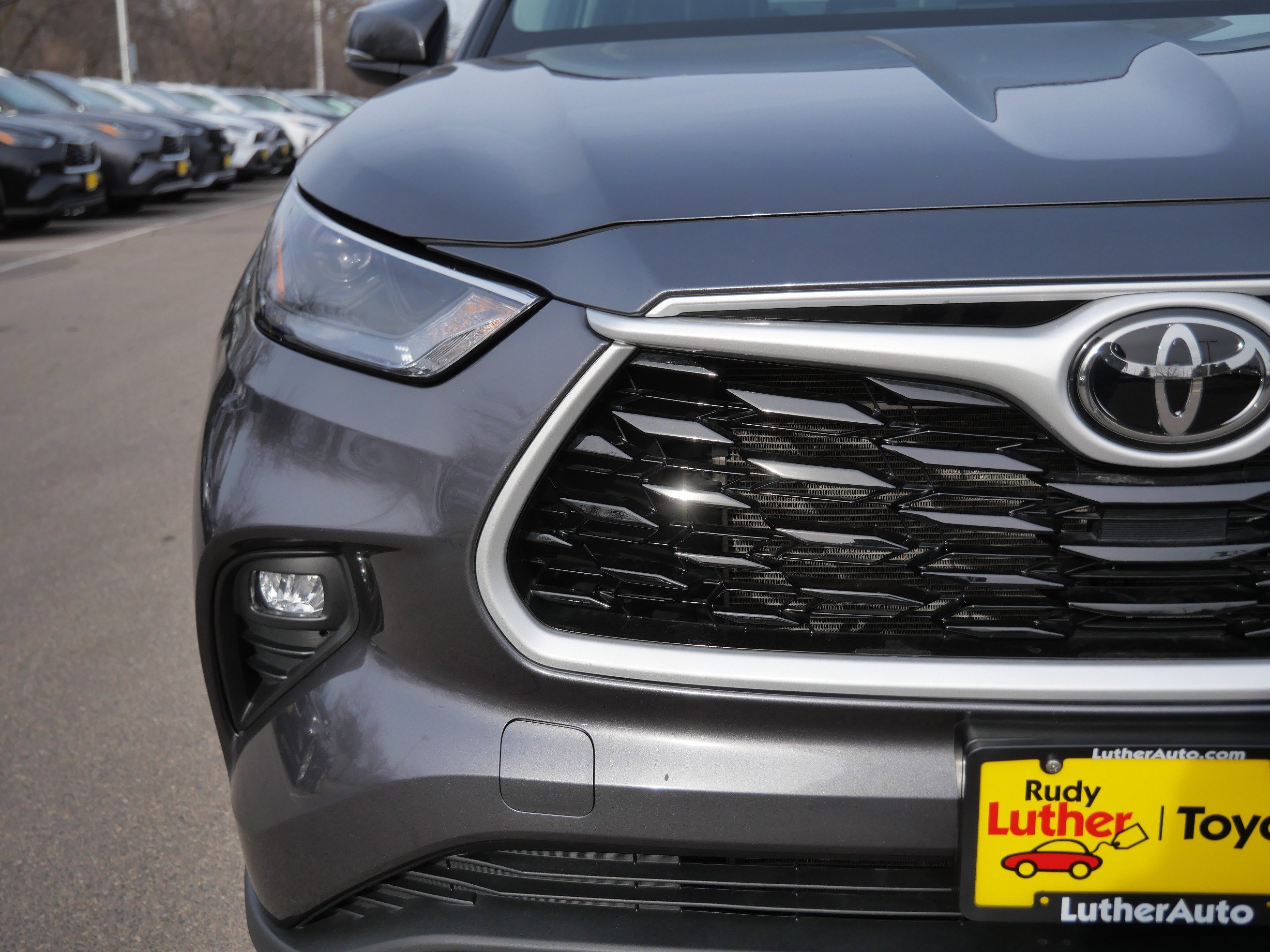 Certified 2024 Toyota Highlander XLE image 17