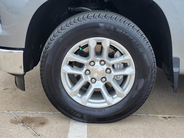 Used 2024 Chevrolet Silverado 1500 LT RWD image 17