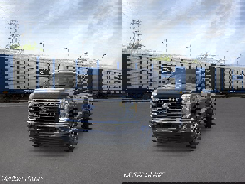 New 2026 Ford F350 XLT image 2