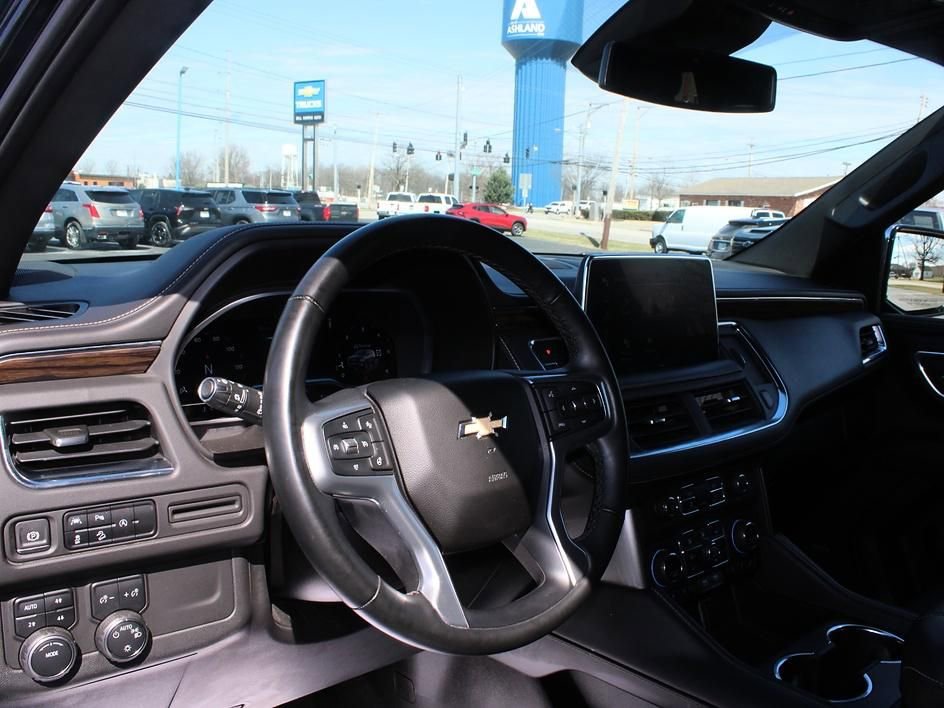 Used 2023 Chevrolet Tahoe Premier AWD/4WD image 28