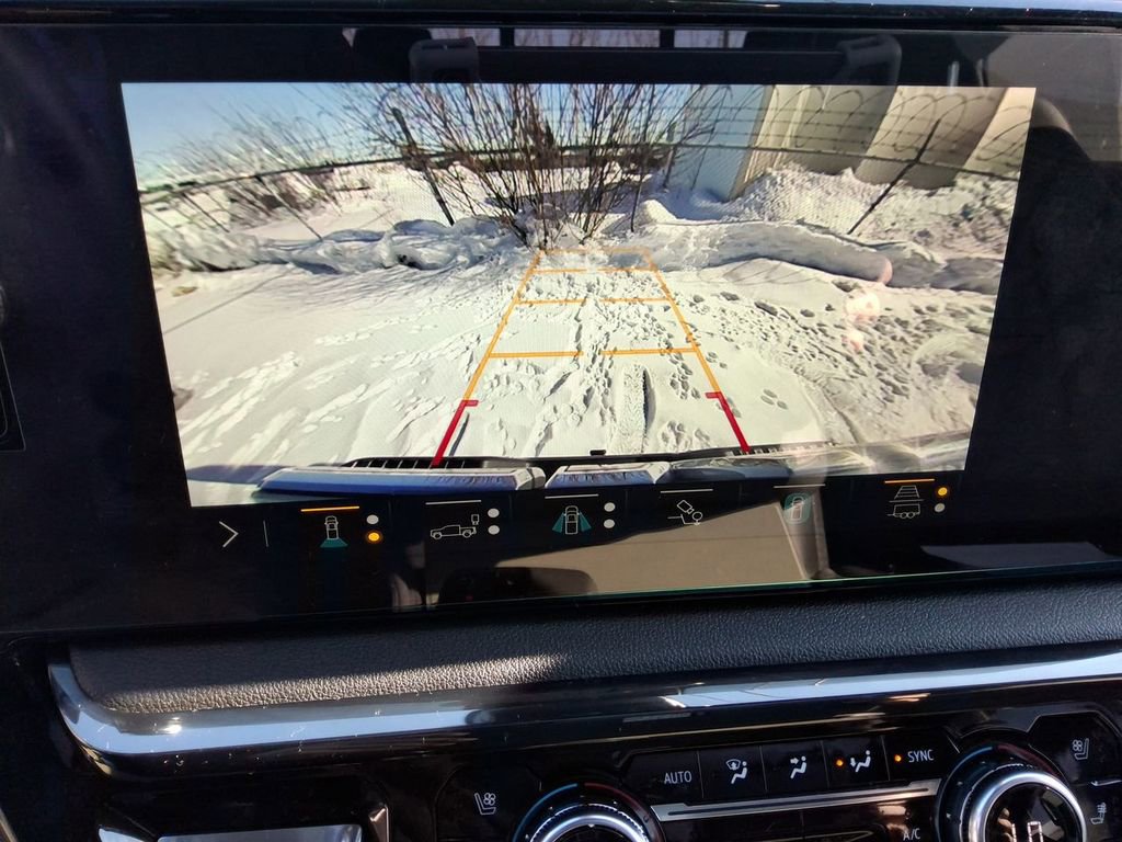 Used 2023 GMC Sierra 1500 AT4 w/ Technology Package image 16