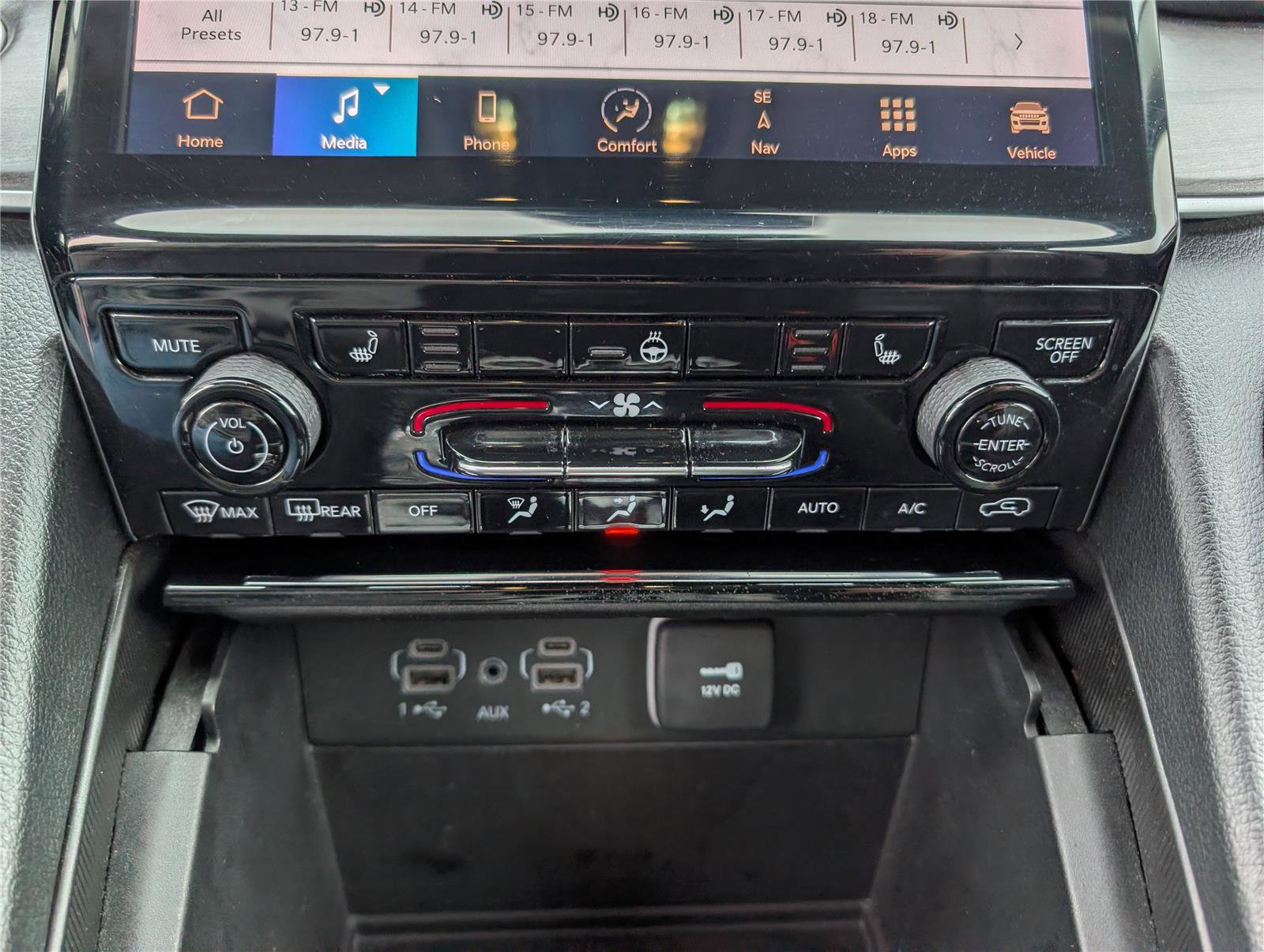 Used 2024 Jeep Grand Cherokee Limited image 26