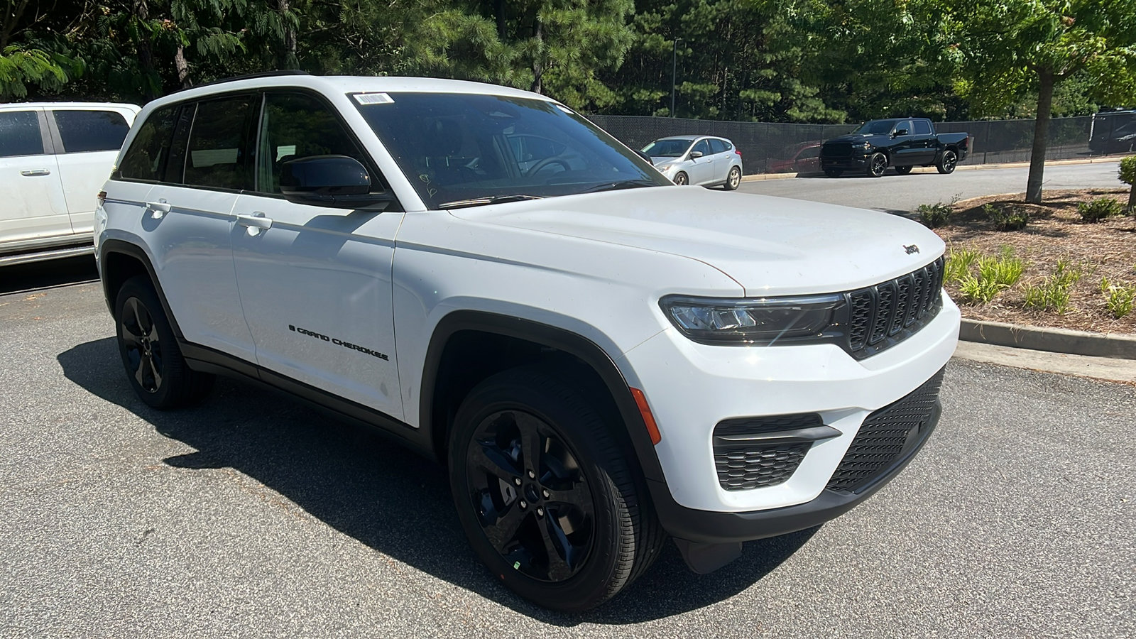 New 2025 Jeep Grand Cherokee 4WD image 5