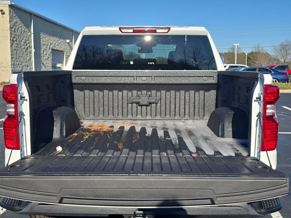 New 2026 Chevrolet Silverado 1500 LT w/ LPO, Dark Essentials Package AWD/4WD image 12