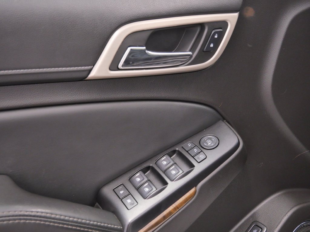 Used 2016 GMC Yukon Denali w/ Open Road Package AWD/4WD image 16