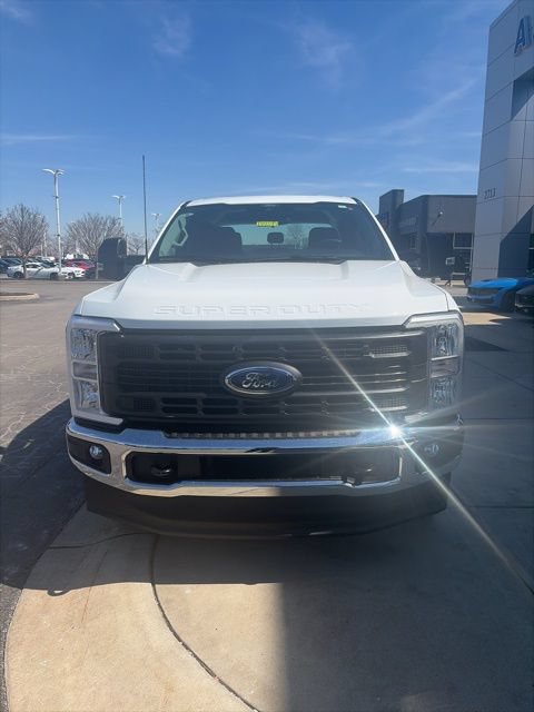 New 2026 Ford F250 XL w/ XL Chrome Package AWD/4WD image 2