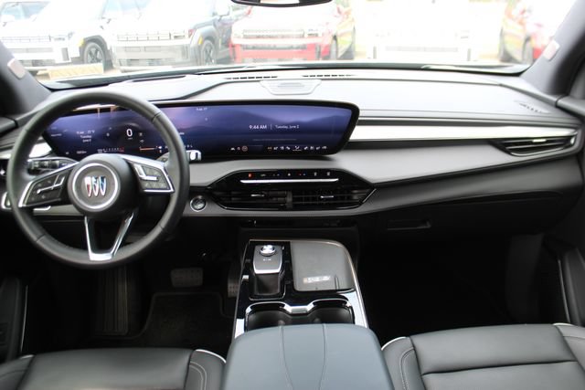 Used 2025 Buick Enclave Avenir w/ Trailering Package, 5000 lbs. FWD image 12
