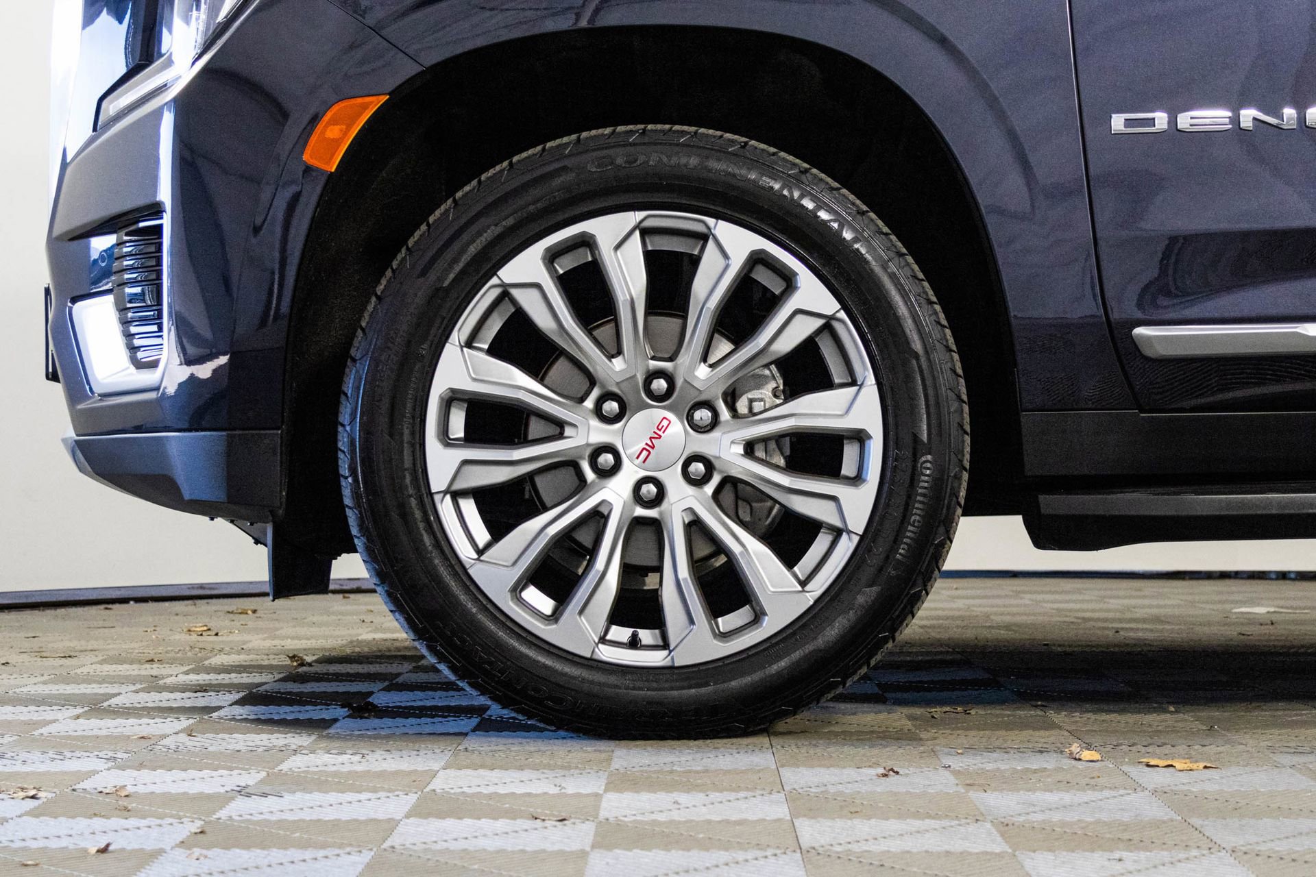 Used 2023 GMC Yukon XL Denali image 44