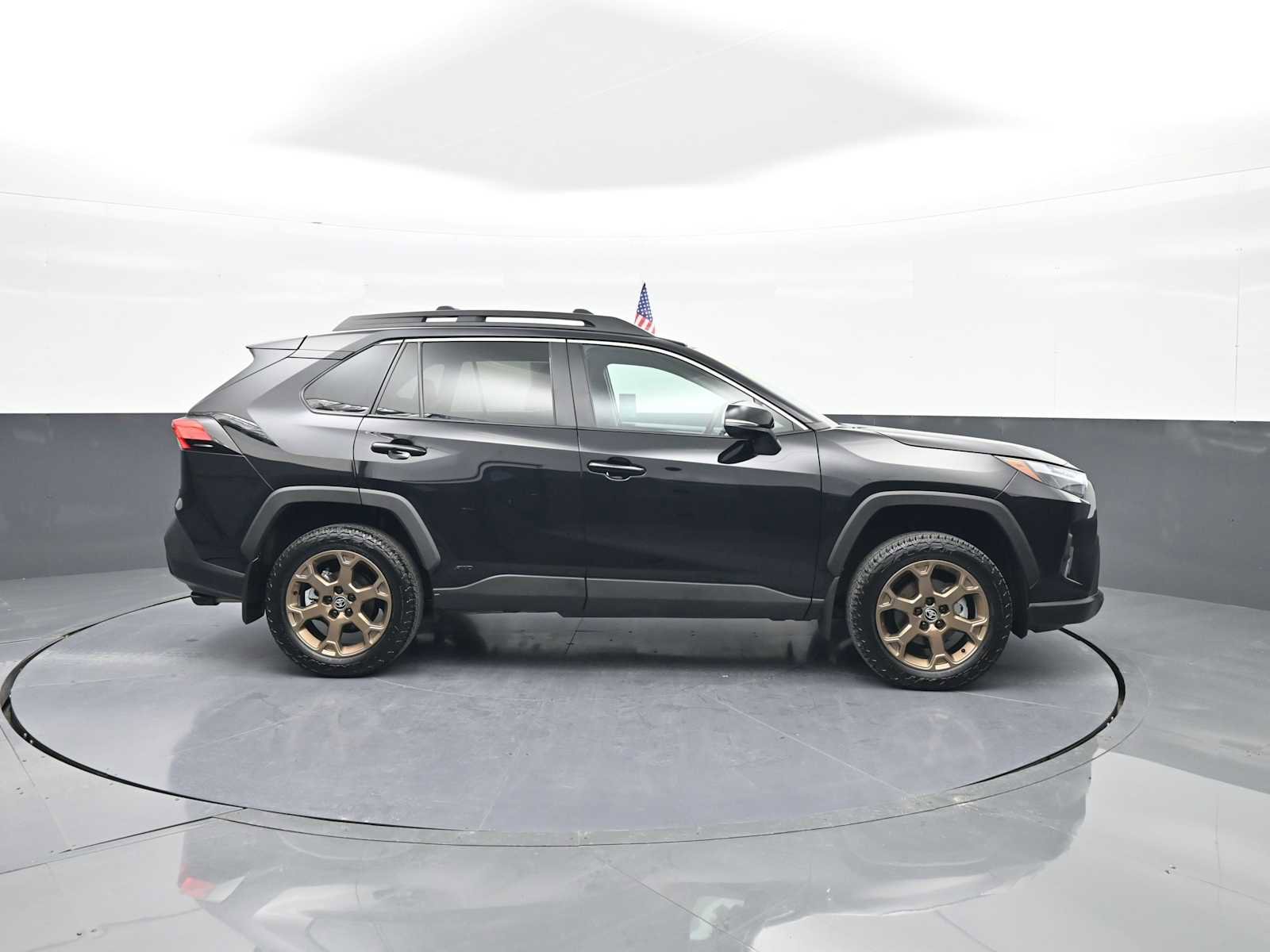 Used 2024 Toyota RAV4 AWD Hybrid image 9