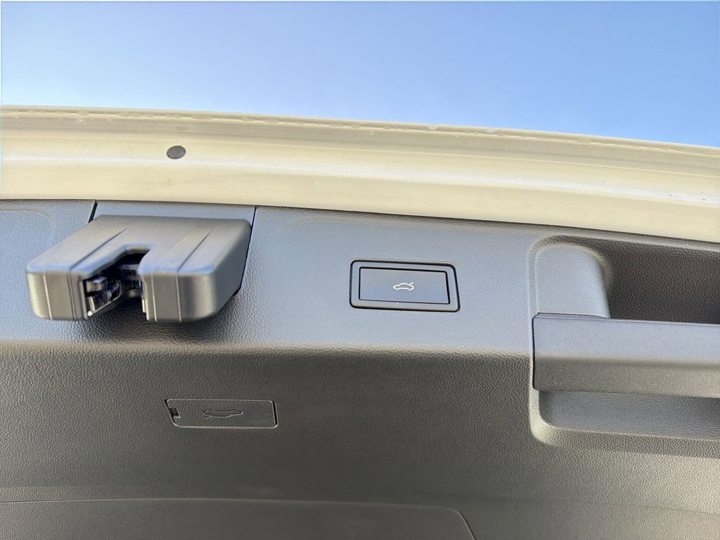 New 2026 Volkswagen Atlas SEL image 17