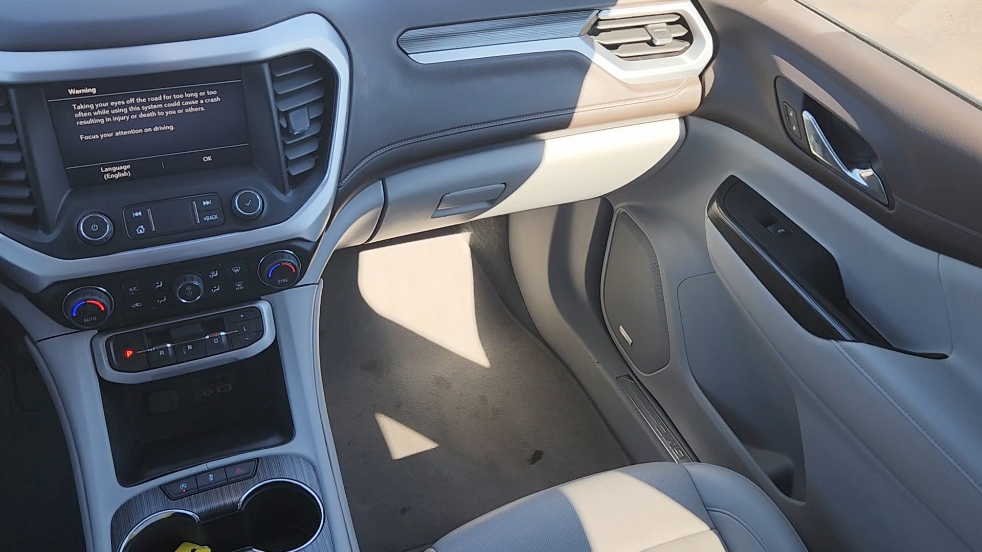 Used 2023 GMC Acadia SLT image 6