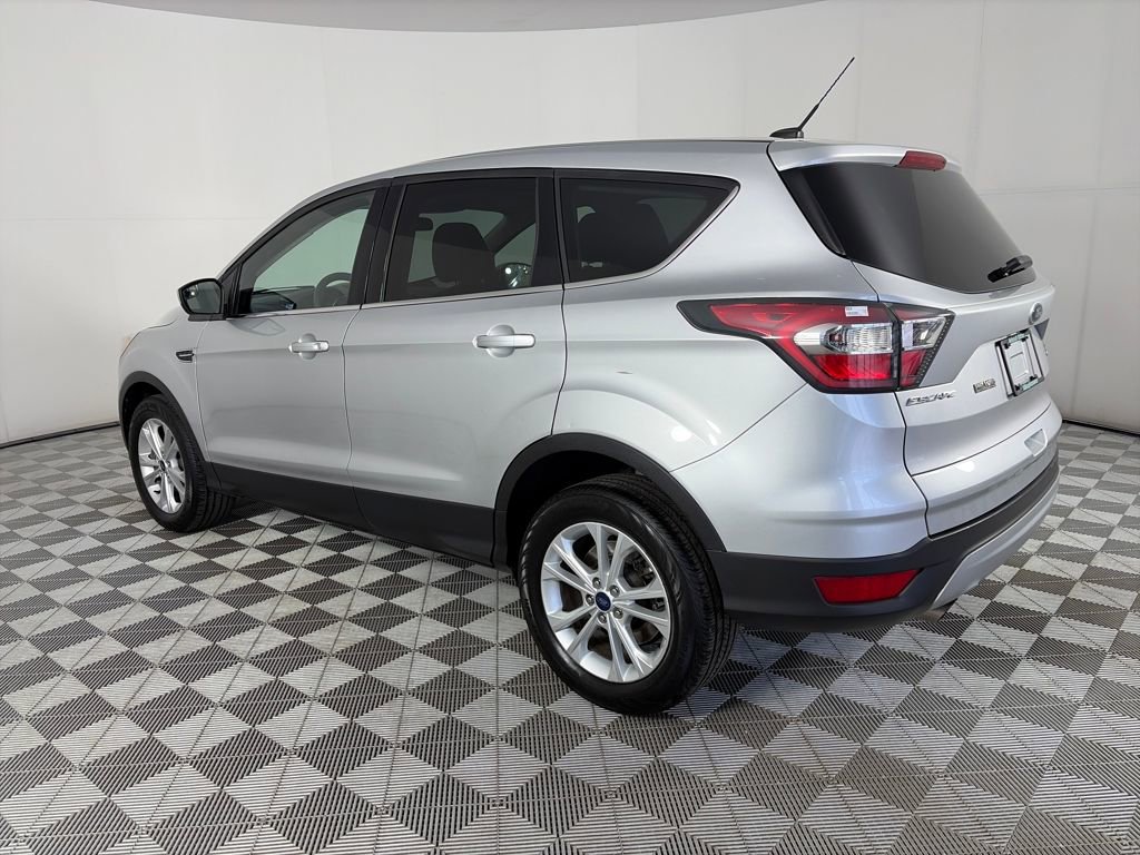 Used 2017 Ford Escape SE image 5