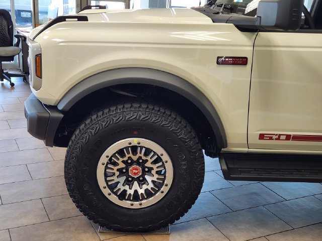 New 2026 Ford Bronco Outer Banks w/ Sasquatch Package AWD/4WD image 8