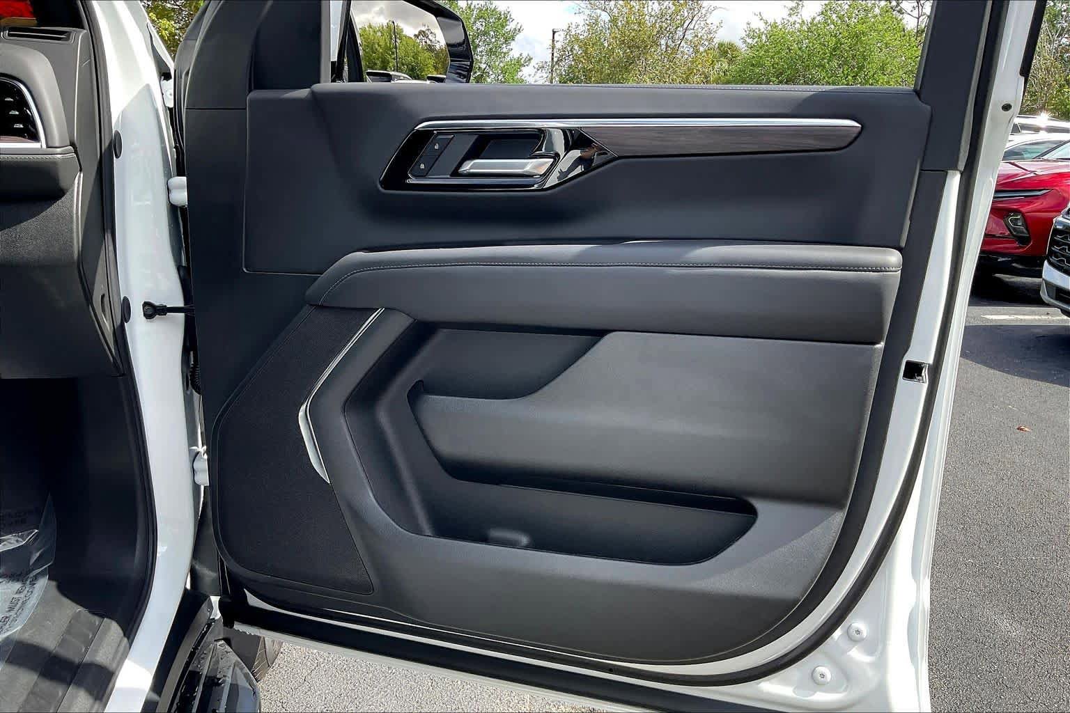 Certified 2025 Chevrolet Tahoe LS RWD image 23