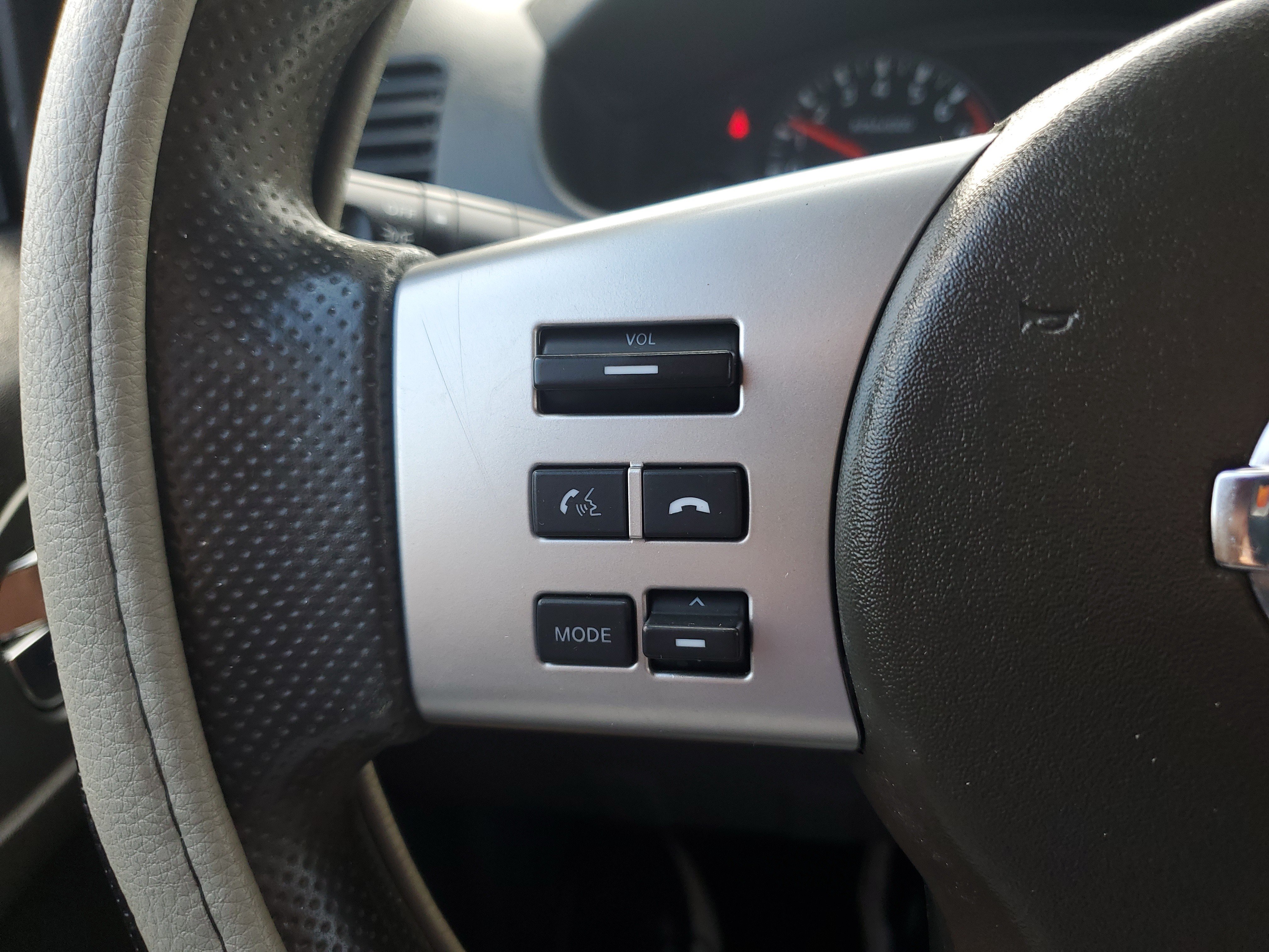 Used 2015 Nissan Frontier SV AWD/4WD image 18