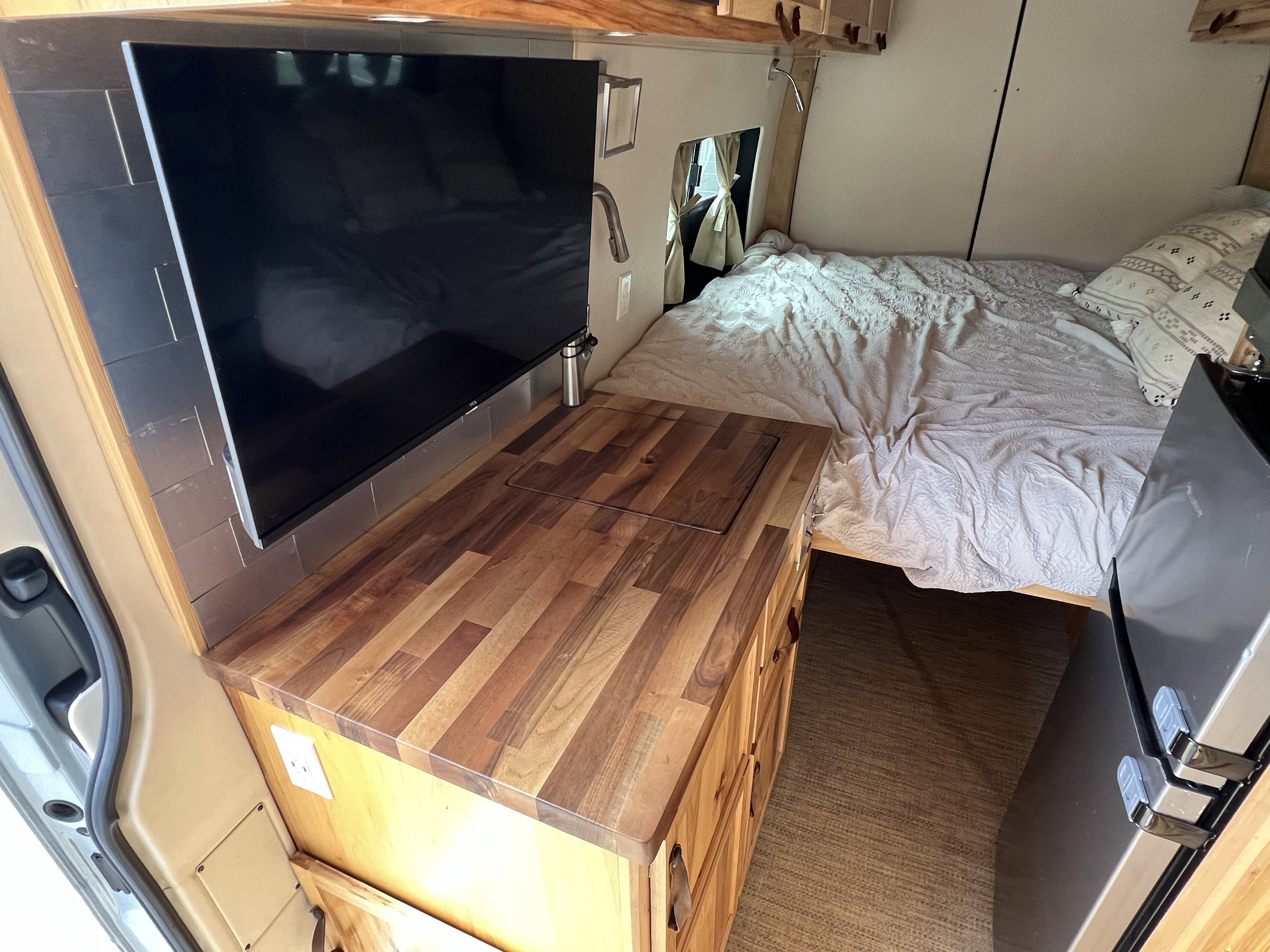 Used 2022 Mercedes-Benz Sprinter 2500 image 21
