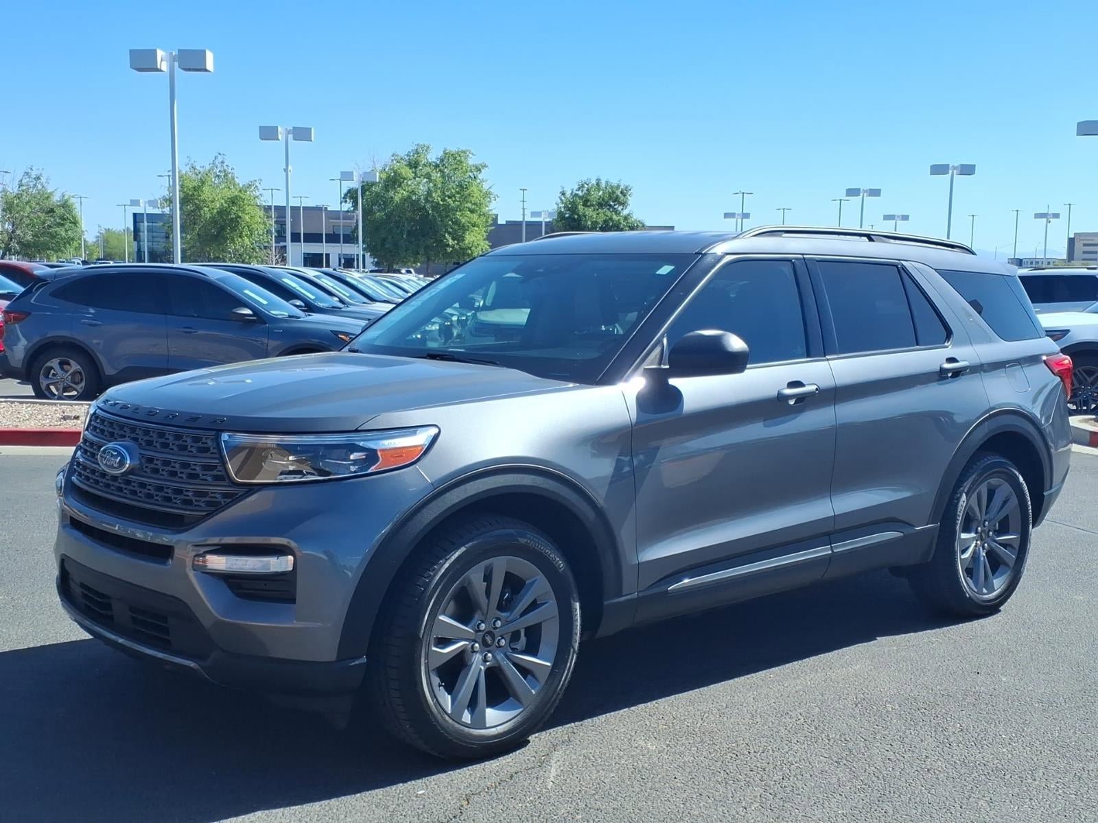 Used 2021 Ford Explorer XLT w/ Equipment Group 202A AWD/4WD image 8
