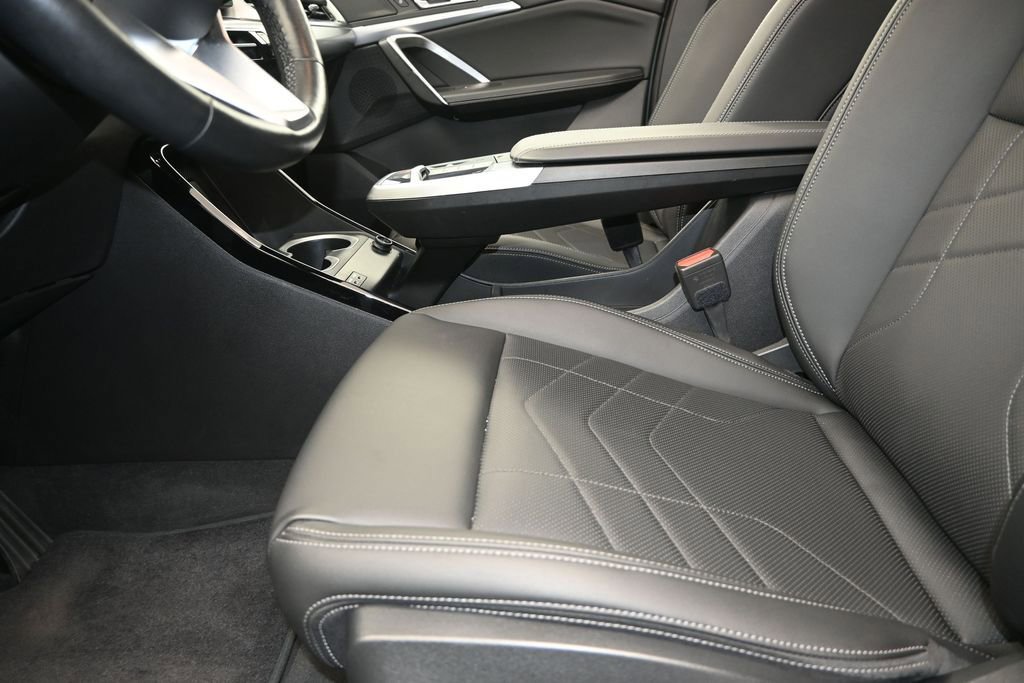 Used 2024 BMW X1 xDrive28i AWD/4WD image 13