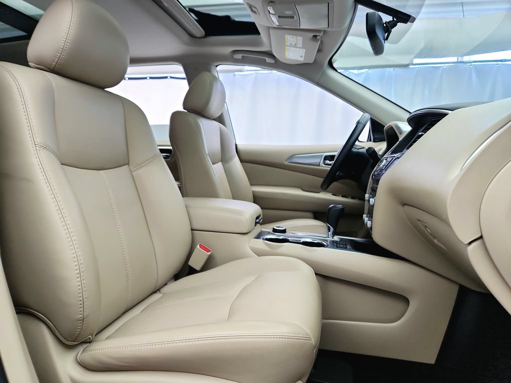 Used 2020 Nissan Pathfinder SL AWD/4WD image 32