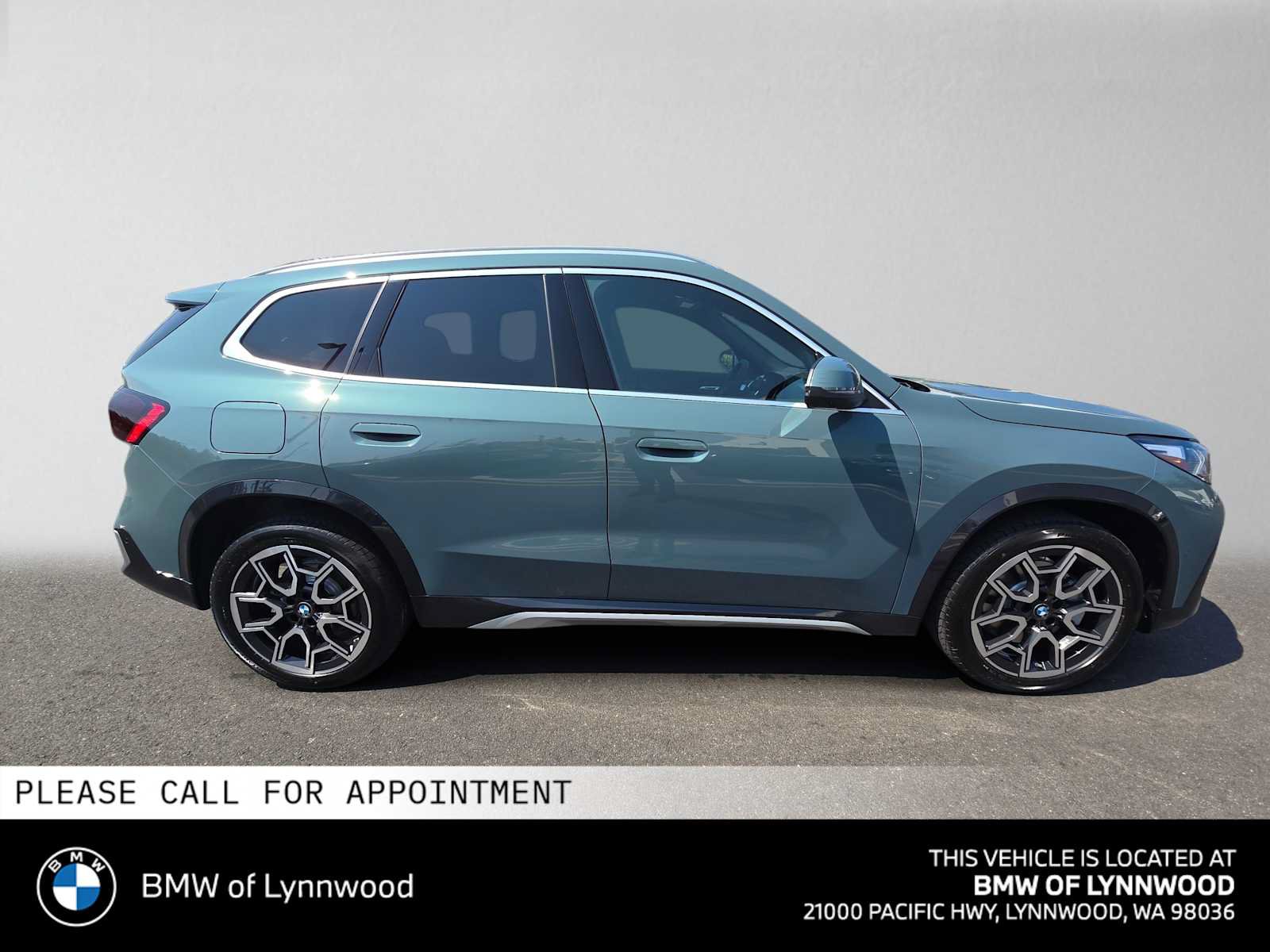 New 2026 BMW X1 xDrive28i w/ Technology Package AWD/4WD image 2