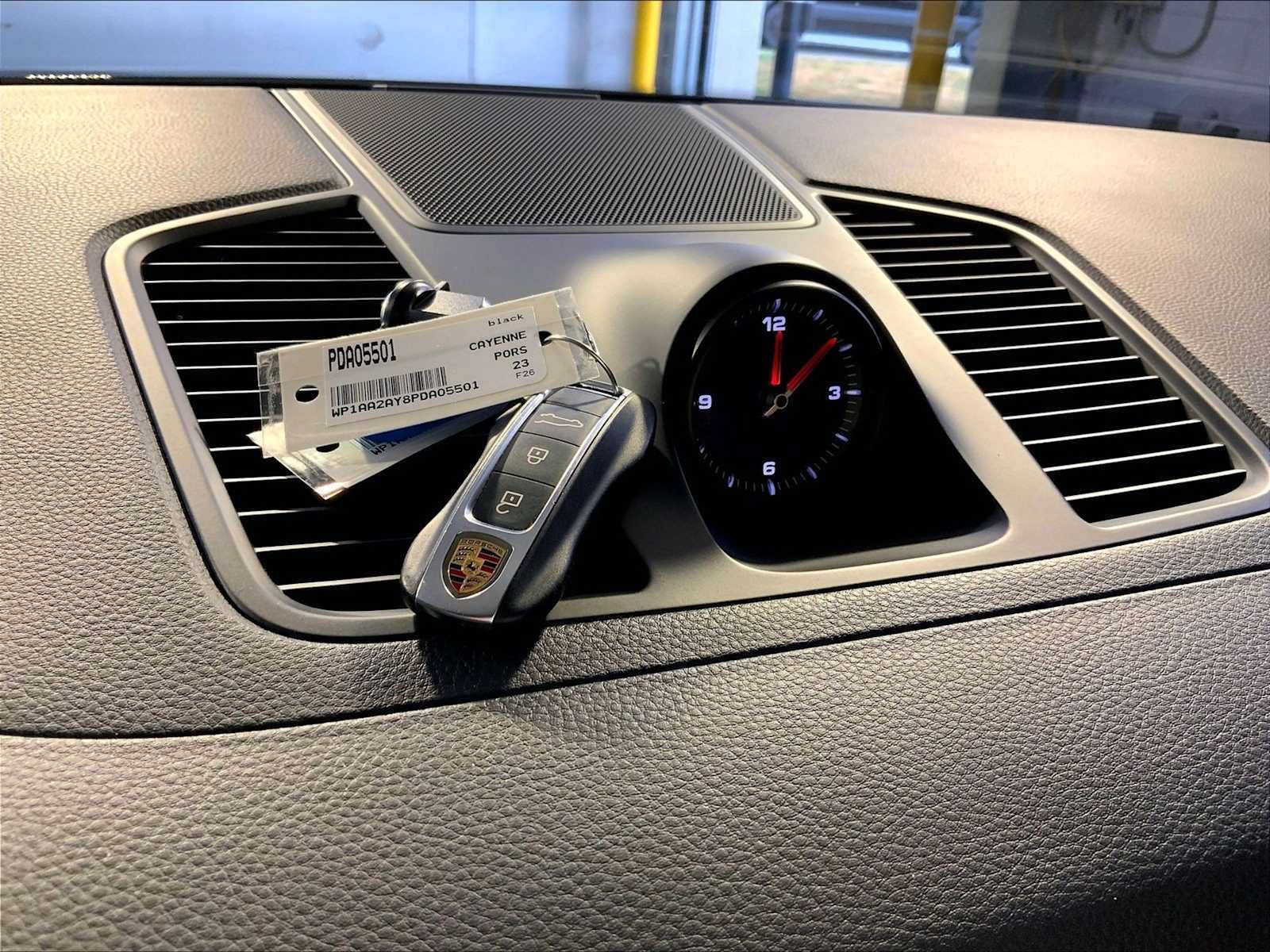 Certified 2023 Porsche Cayenne AWD/4WD image 21