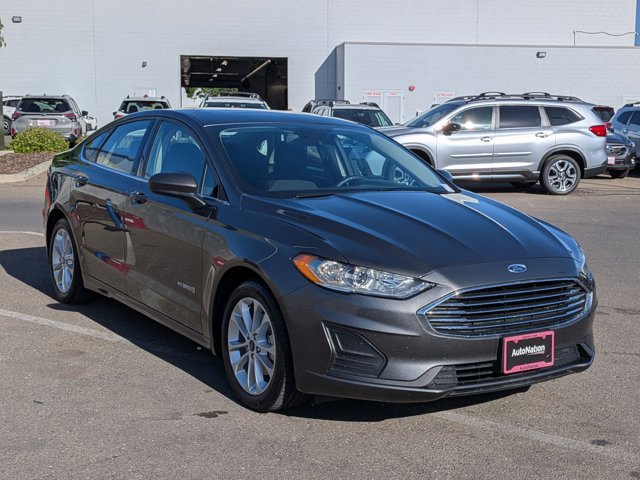 Used 2019 Ford Fusion SE FWD image 3