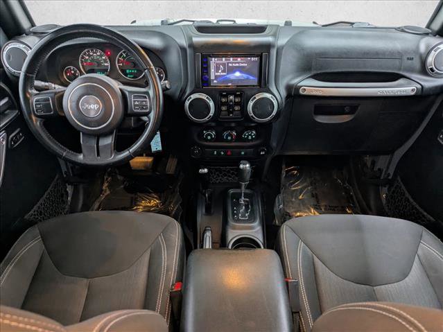 Used 2015 Jeep Wrangler Unlimited Rubicon image 14