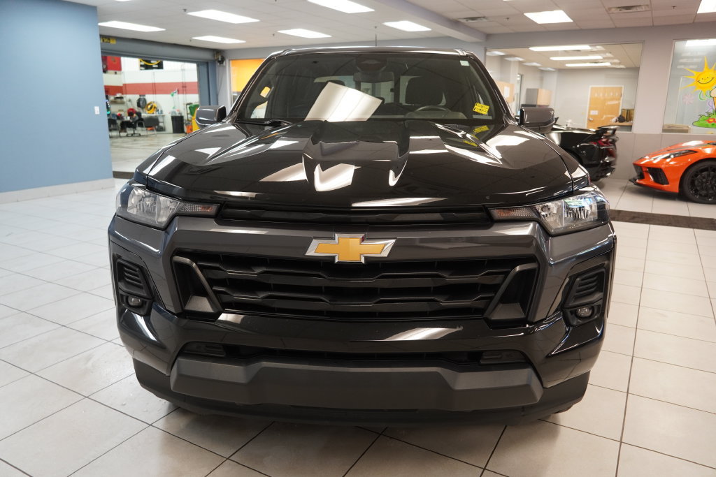 Used 2023 Chevrolet Colorado LT w/ LT Convenience Package AWD/4WD image 15