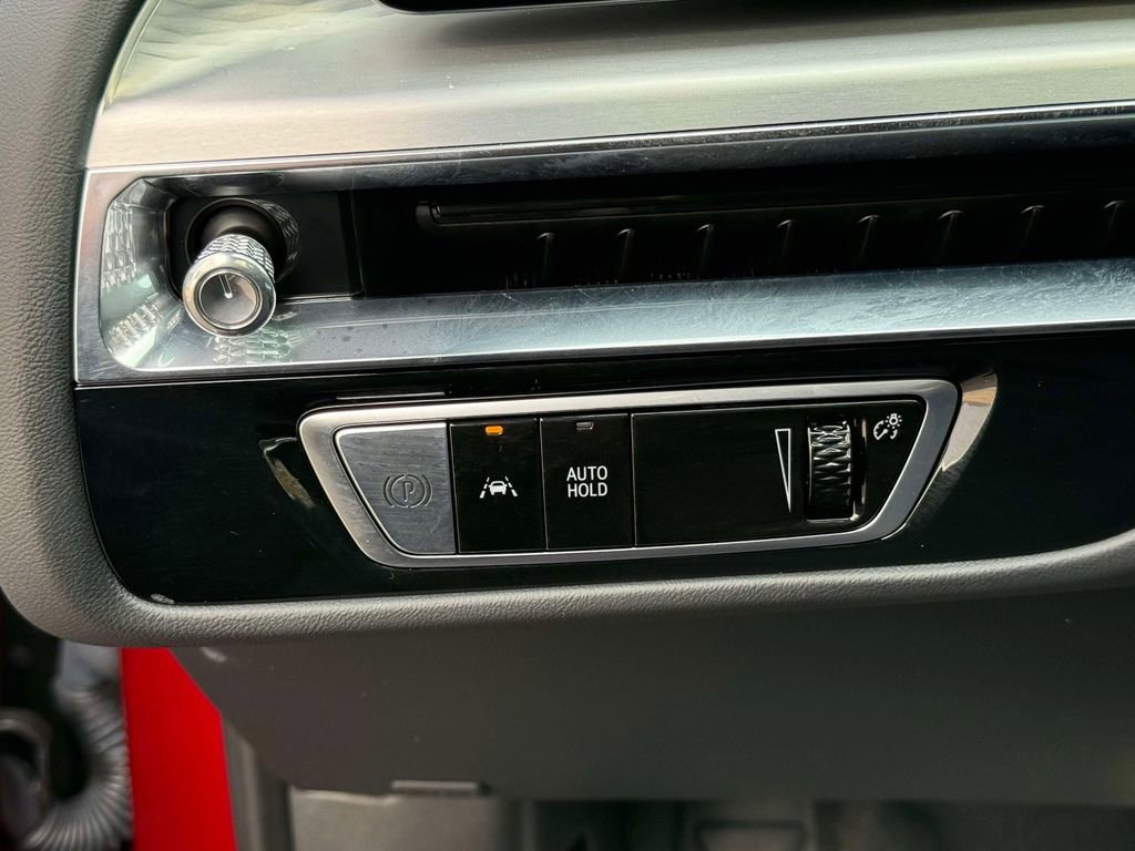 Used 2024 Cadillac Lyriq Sport image 29